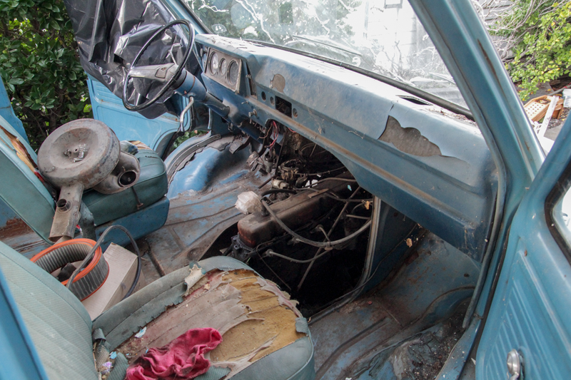 Very few wires or working parts by today’s standards.